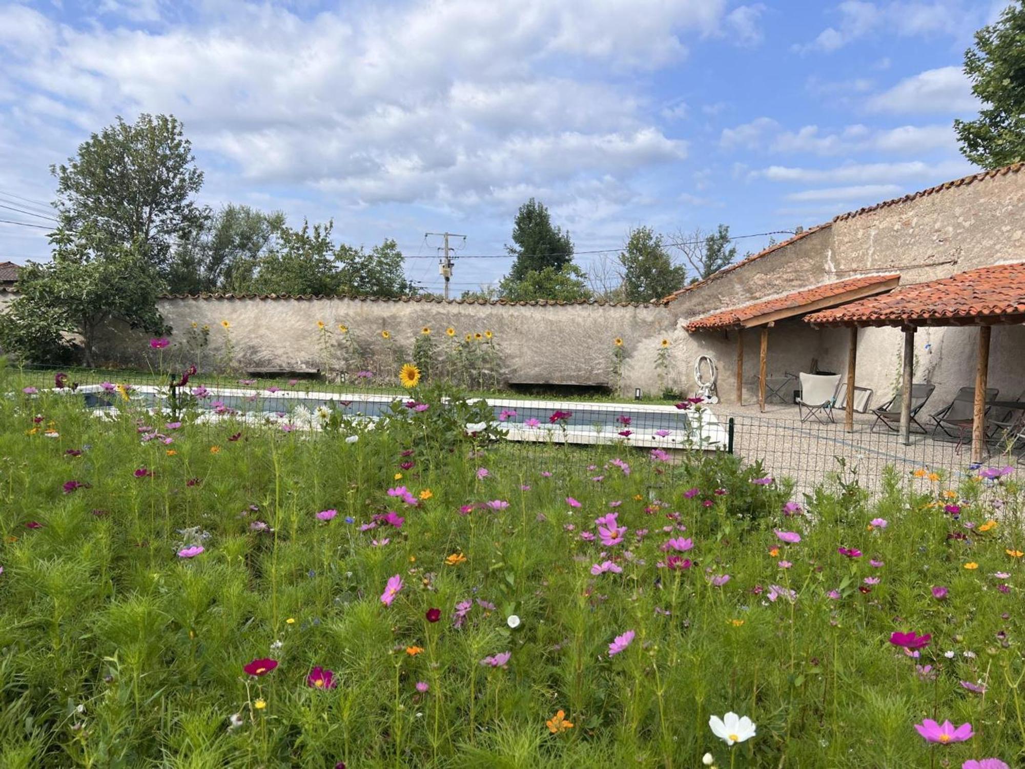 Gite Historique Avec Piscine, Wifi, Animaux Acceptes - Fr-1-496-26 Saint-Germain-Laval  Exterior photo
